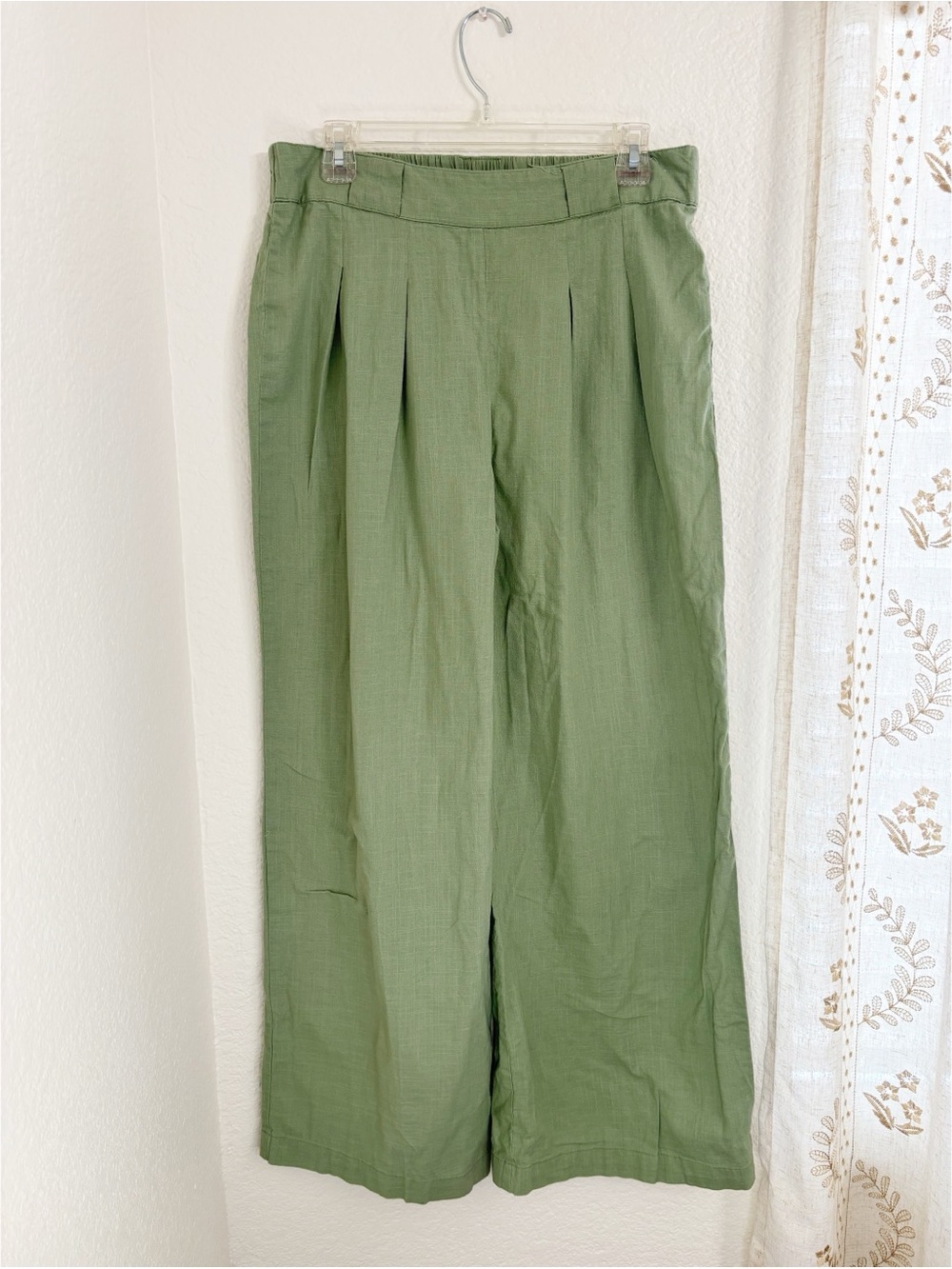 High-Rise Wide Leg Trousers in Olive Green